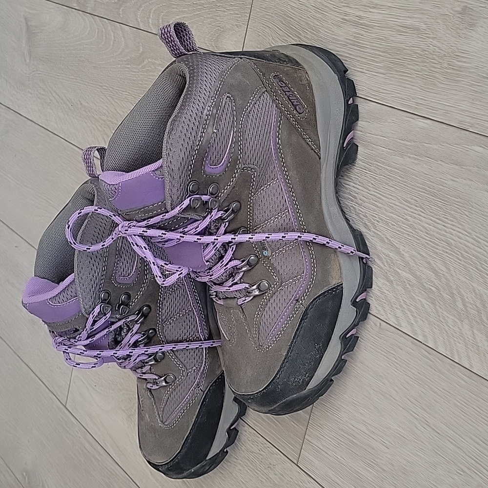 Women's Hiking Boots (9)